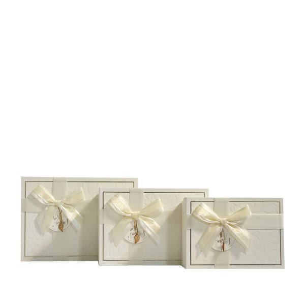 تصویر  (MS9301-221) جعبه كادو مستطيل طرح گل رز كرم 3 سايز